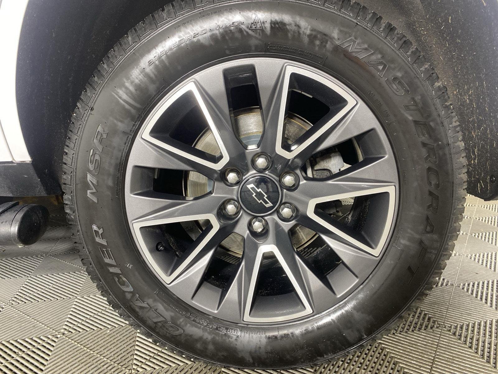 Used 2023 Summit White Chevrolet Z71 image 9