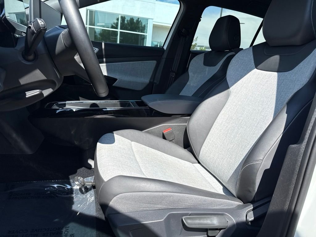 Certified Used 2024 Pure White Volkswagen Pro image 10