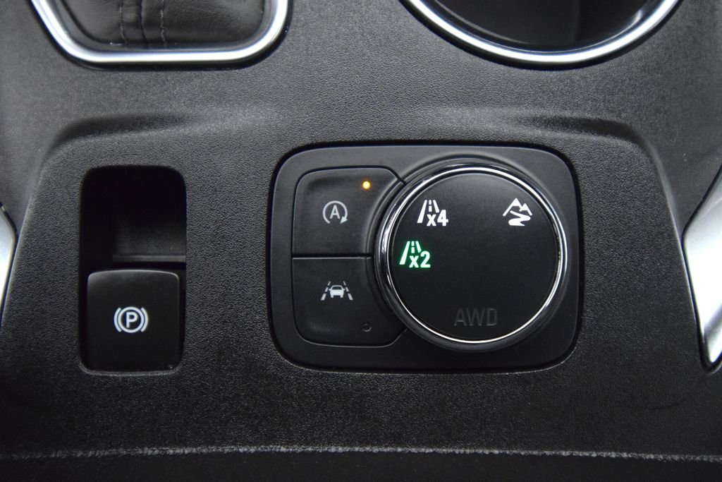 Used 2023 Sterling Gray Metallic Chevrolet LT Leather image 34