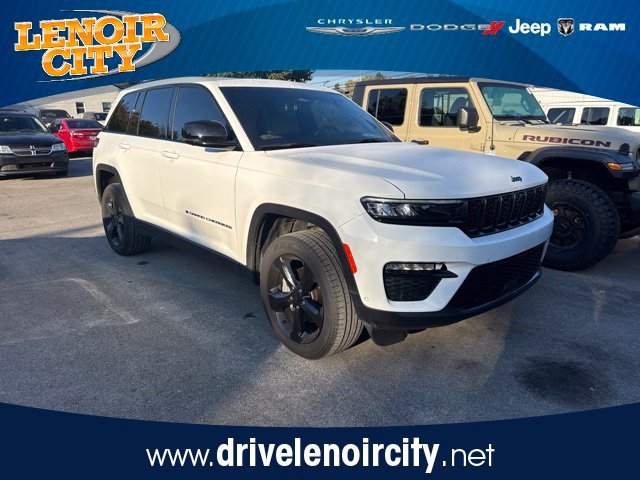 Used 2025 White Jeep Limited image 1