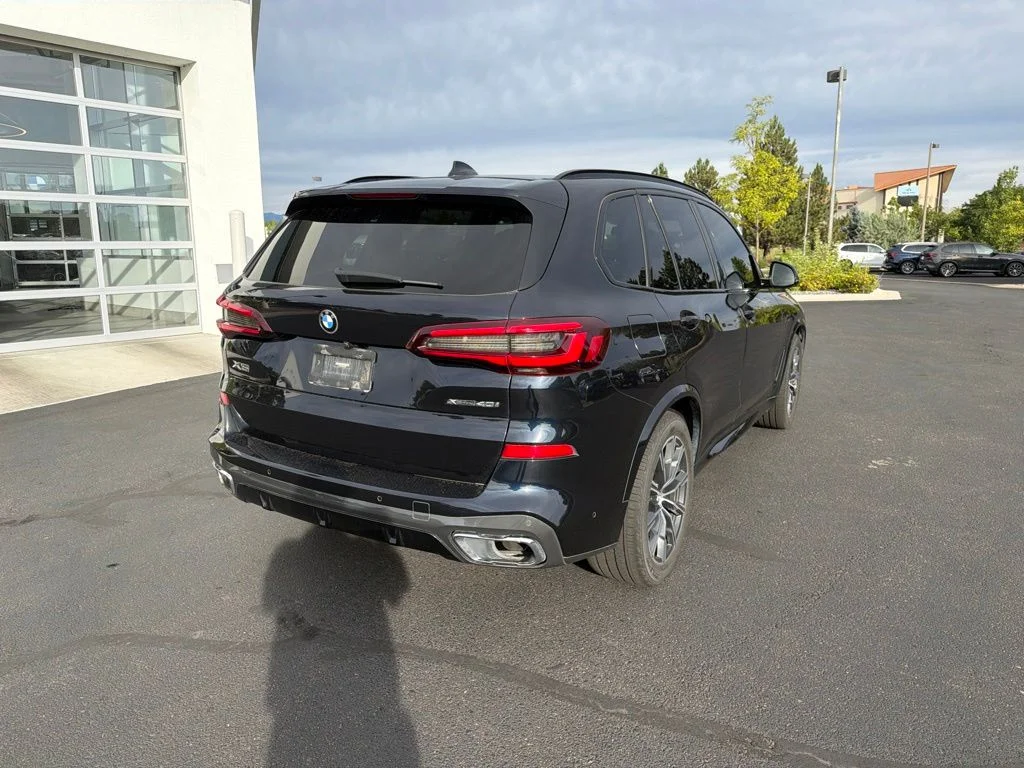 Used 2022 Carbon Black Metallic BMW xDrive40i image 5