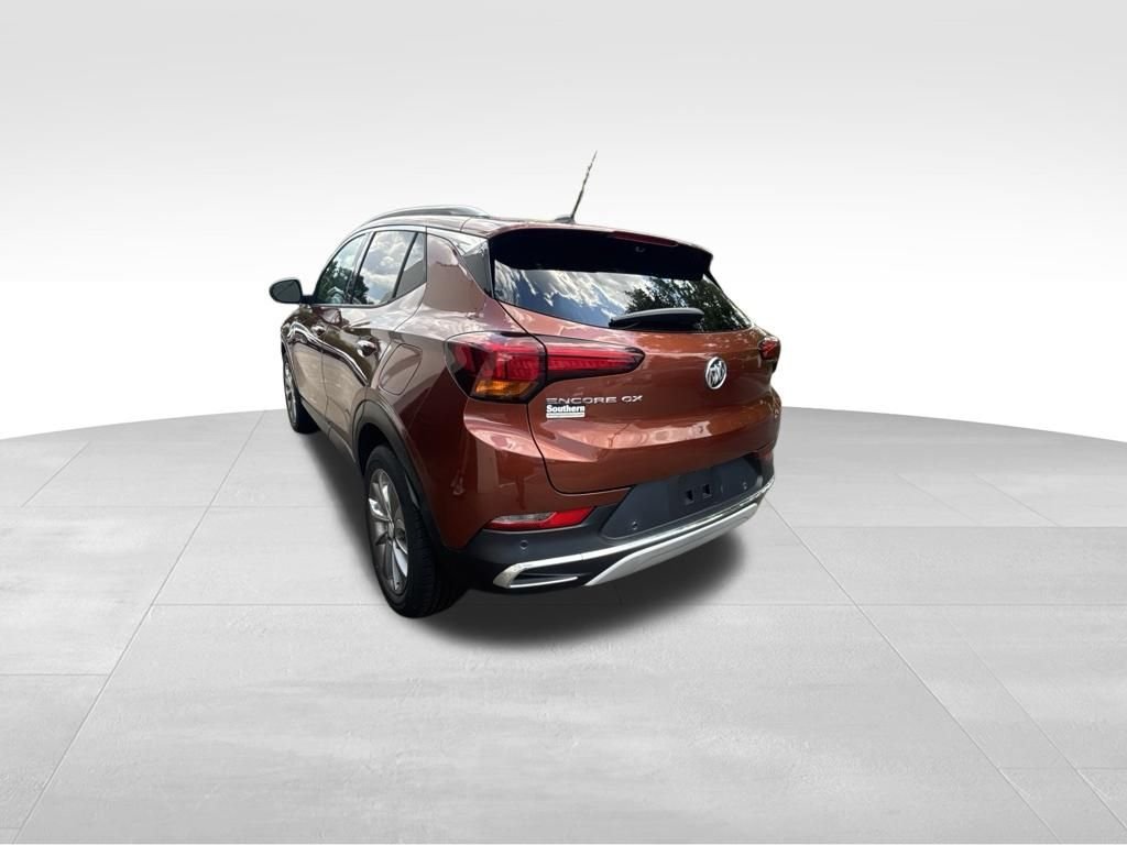 Used 2020 Brown Buick Essence image 4
