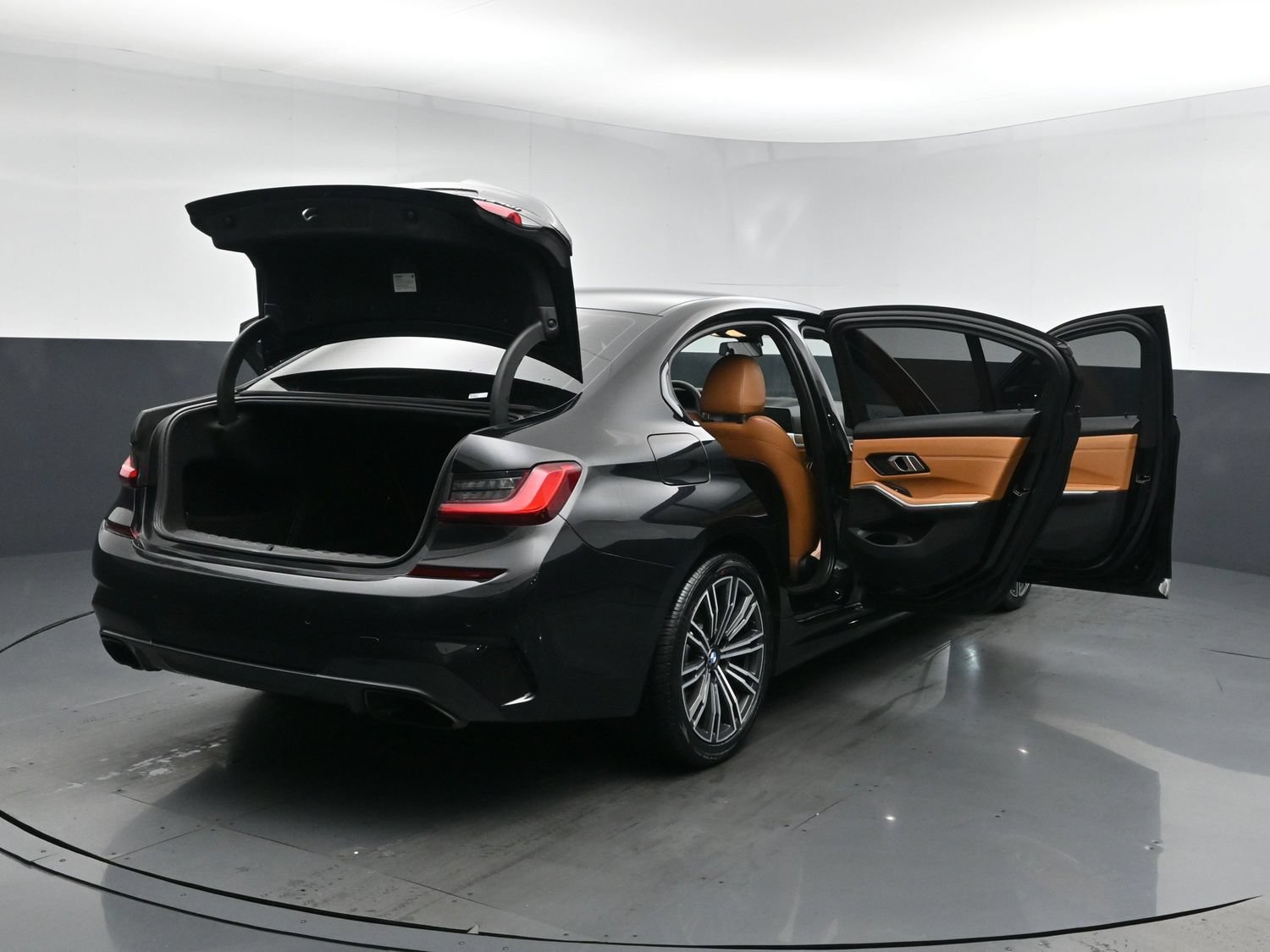 Used 2020 Black Sapphire Metallic BMW M340i xDrive image 26