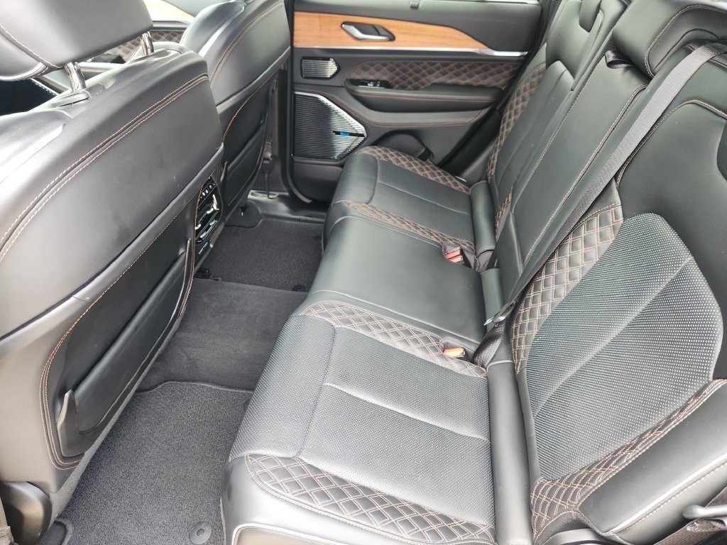 Used 2023 Black Jeep Summit Reserve image 26