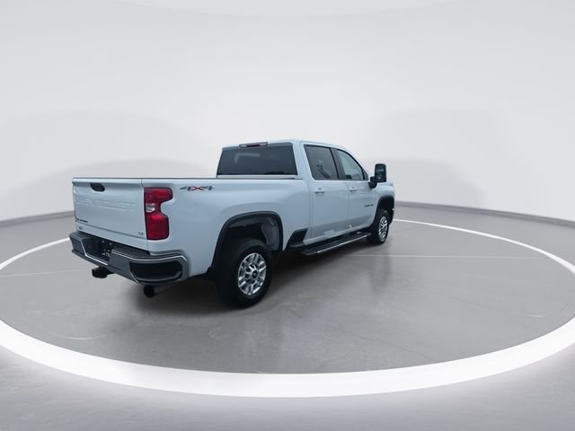 Used 2025 White Chevrolet LT image 8