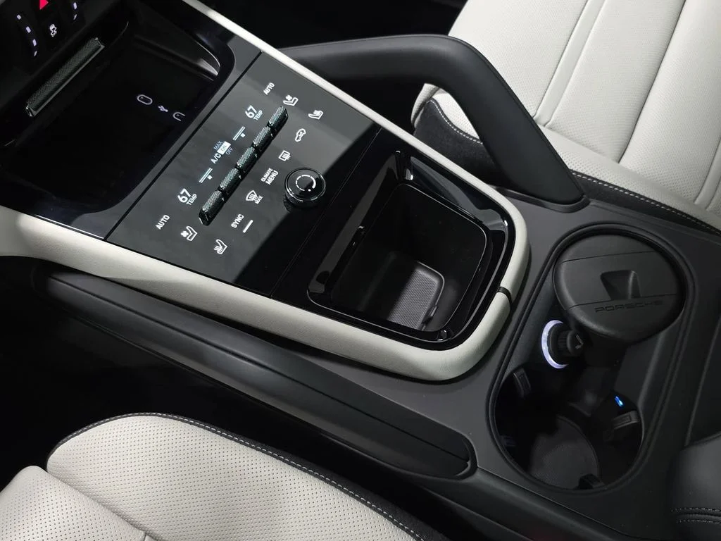 New 2026 Vanadium Grey Metallic Porsche E-Hybrid image 20