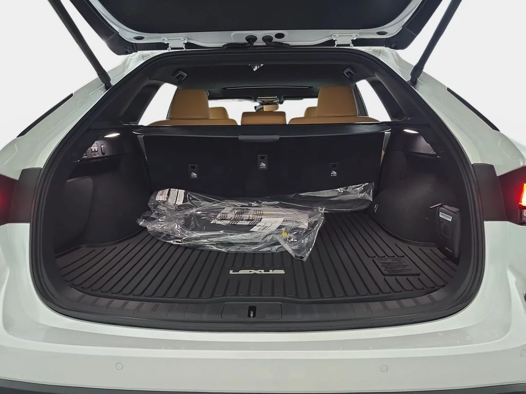 New 2026 Eminent White Pearl Lexus PREMIUM image 12