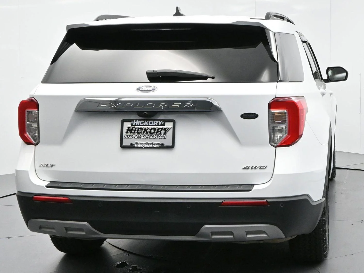 Used 2023 Oxford White Ford XLT image 6