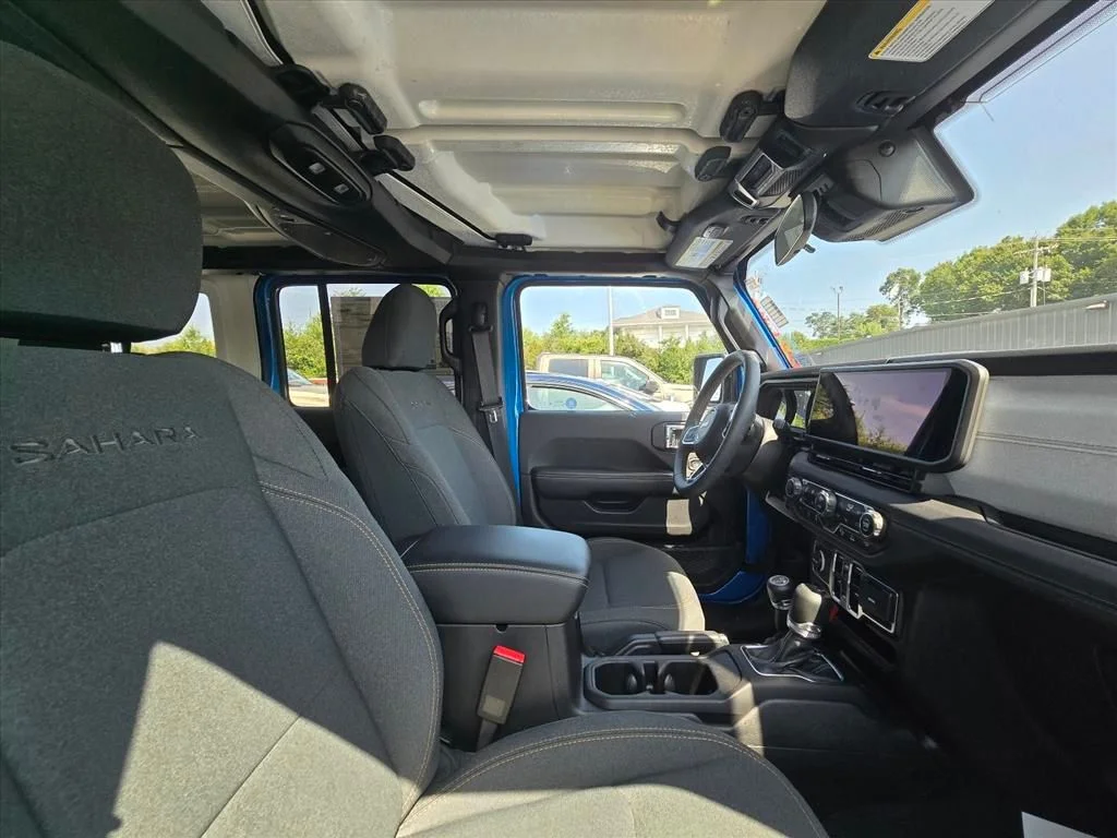 Used 2024 Blue Jeep Sahara image 8