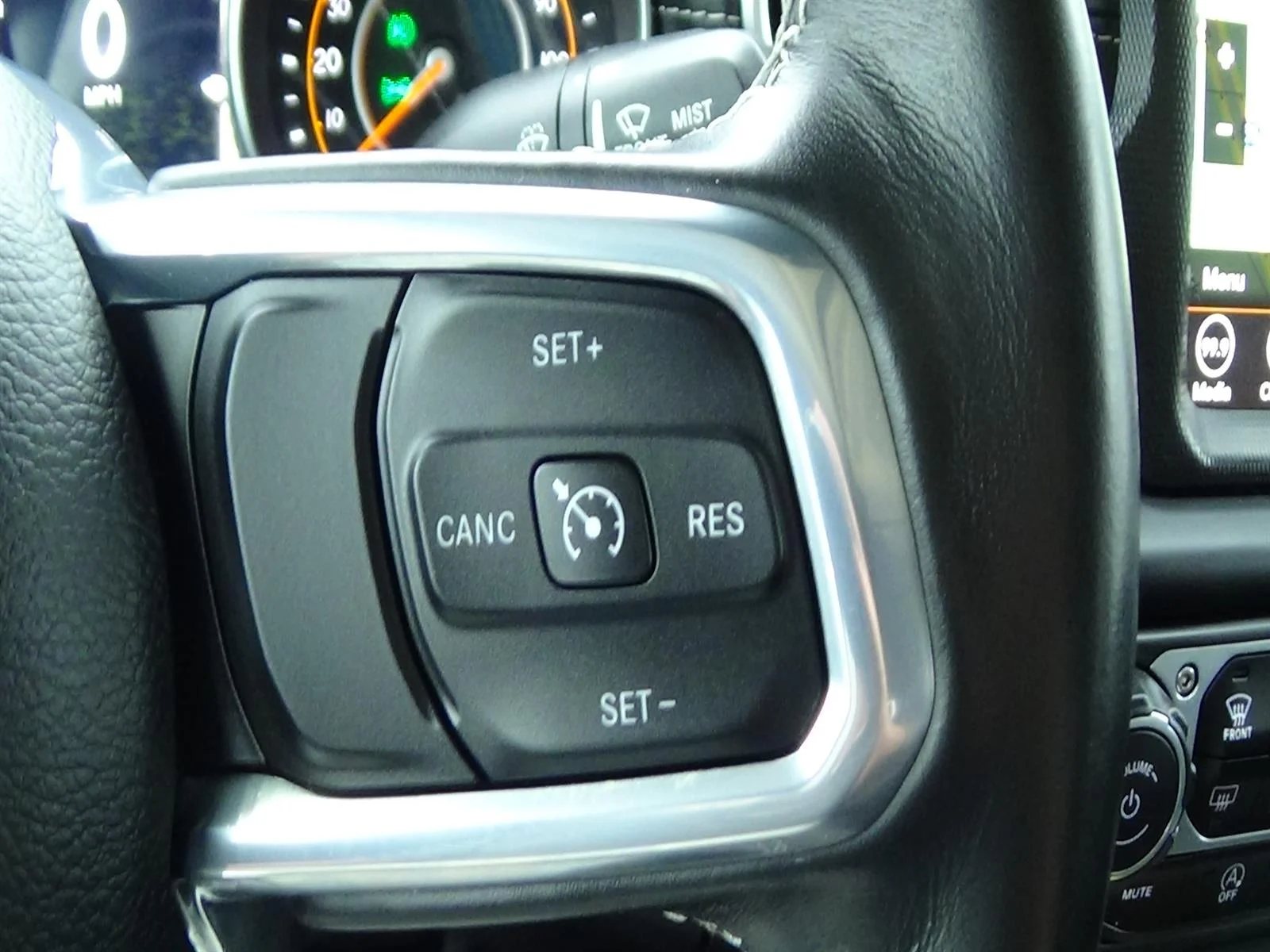 Used 2022 Black Clear Coat (px8) Jeep Overland image 23