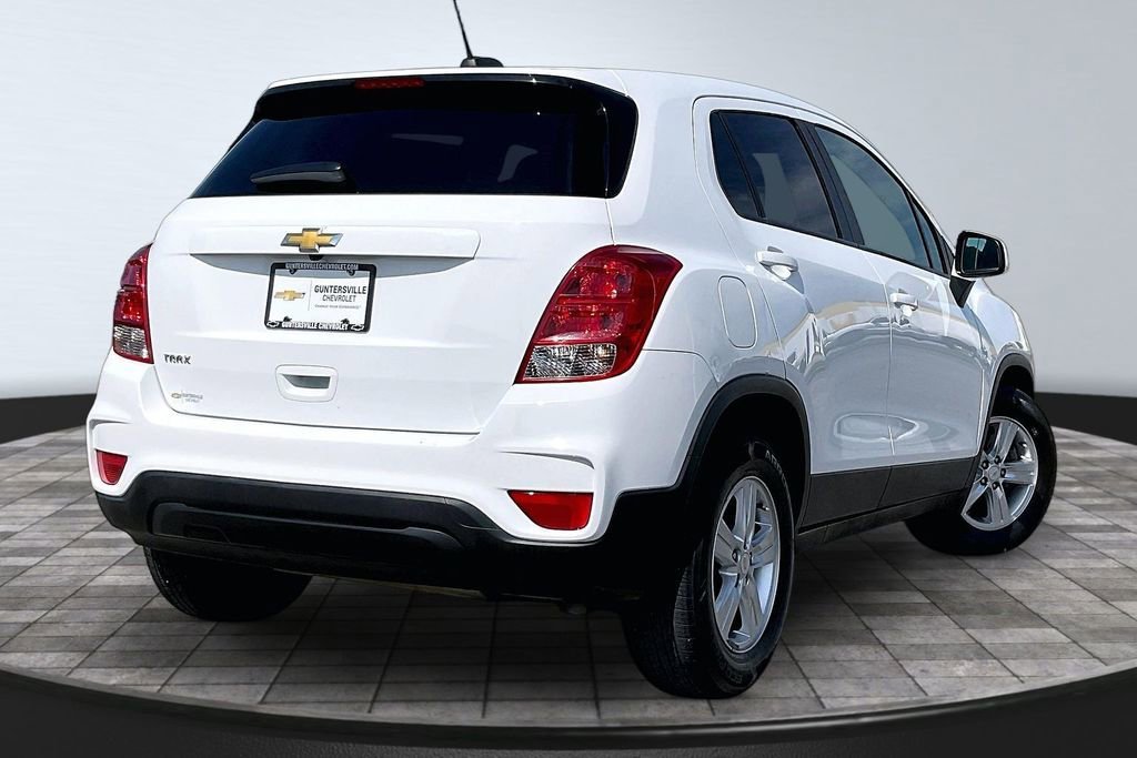 Used 2022 Chevrolet Trax LS with VIN KL7CJKSM7NB526852 for sale in Guntersville, AL