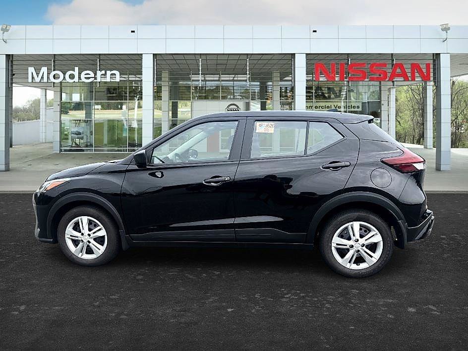 Certified Used 2025 Super Black Nissan S image 2