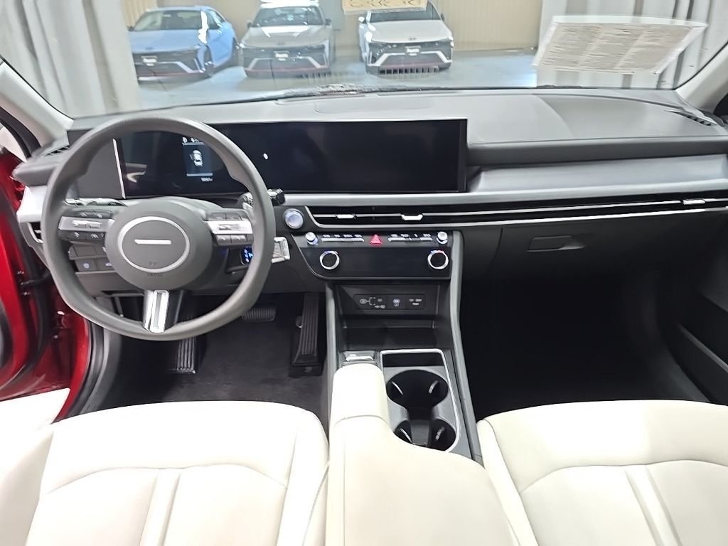 Certified Used 2025 Red Hyundai SEL image 28