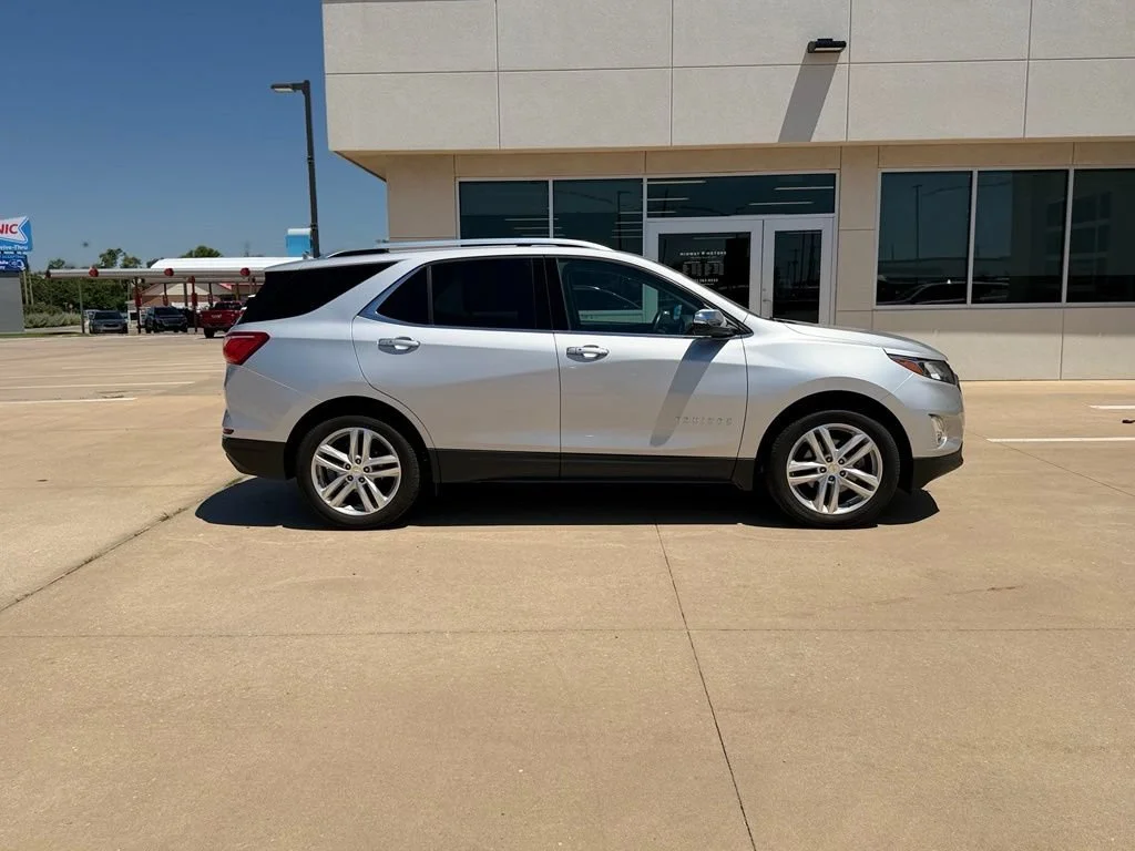 Used 2019 SILVER ICE METALLIC Chevrolet Premier image 3