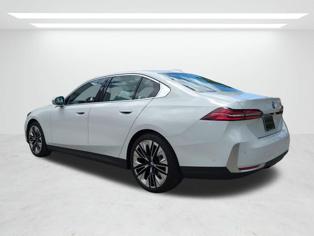 2026 BMW 5 Series 530i - Photo 6