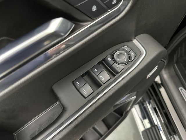 2024 GMC Sierra 1500 SLT - Photo 18