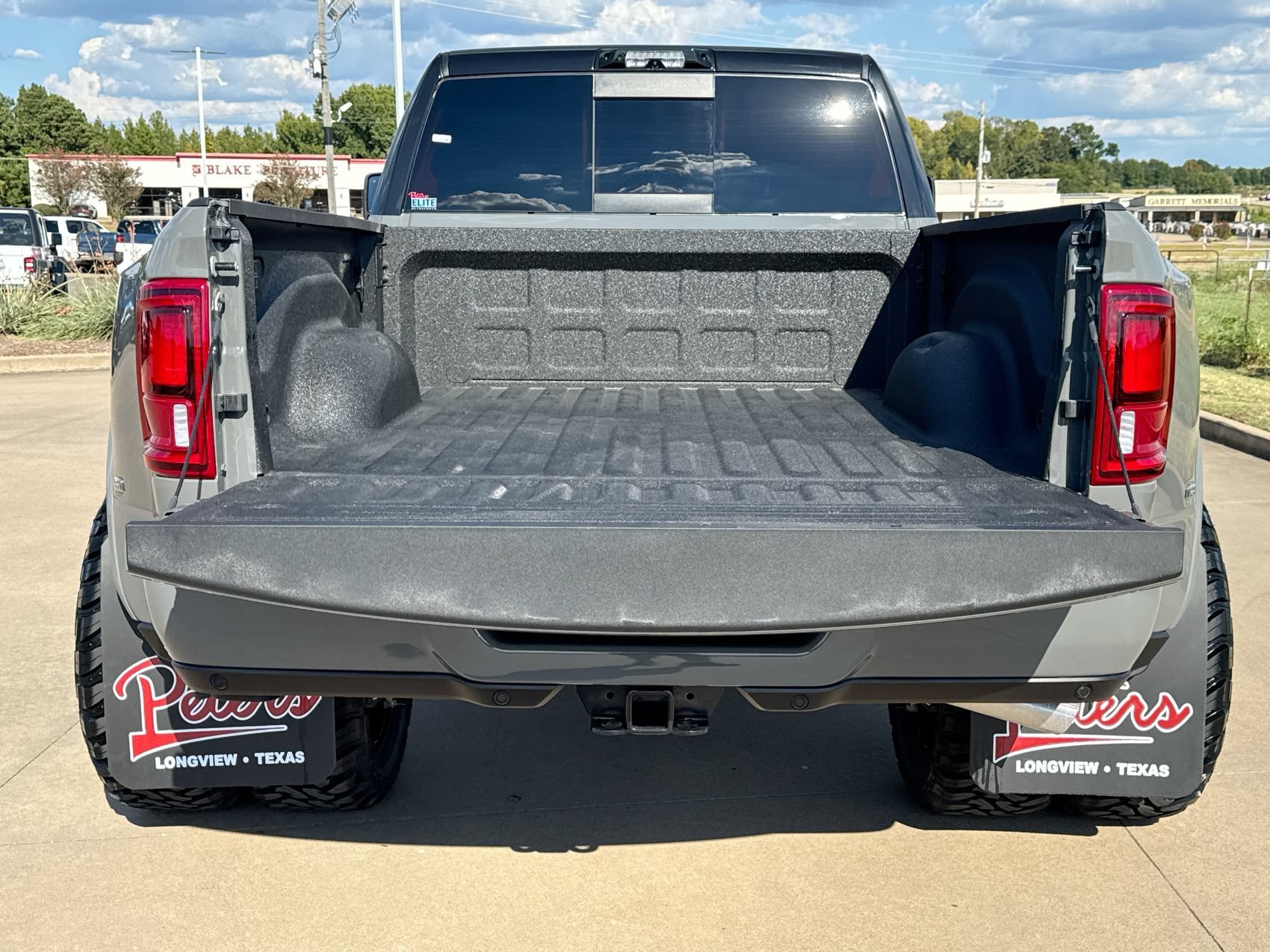 New 2026 Ceramic Gray Clearcoat Ram Limited image 26