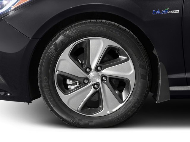Used 2017 Pewter Gray Metallic Hyundai Limited image 14