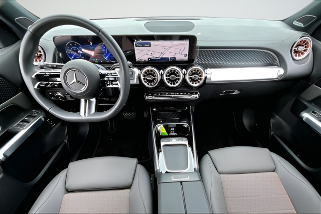Used 2025 Silver Mercedes-Benz 250+ image 7