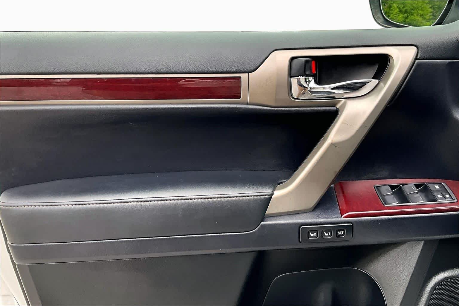 Used 2019 Starfire Pearl Lexus Premium image 22