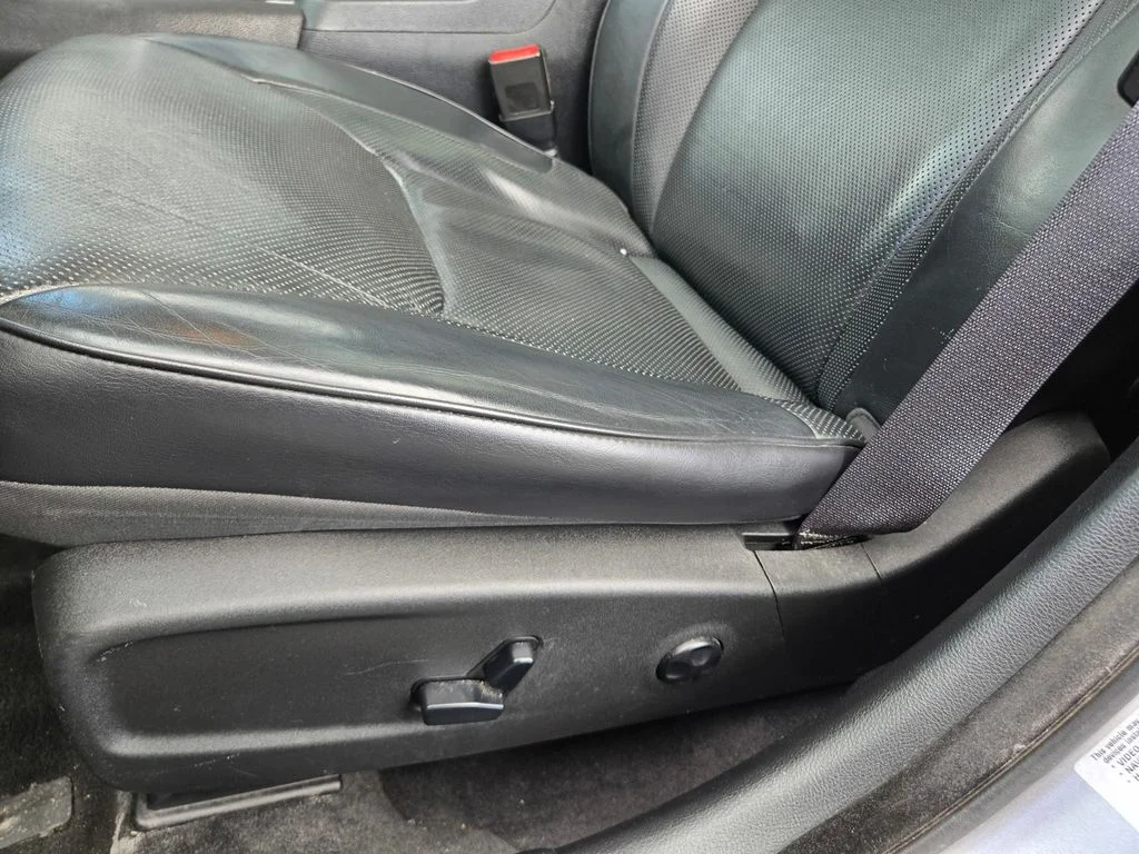 Used 2015 Billet Silver Metallic Clearcoat Chrysler C image 30