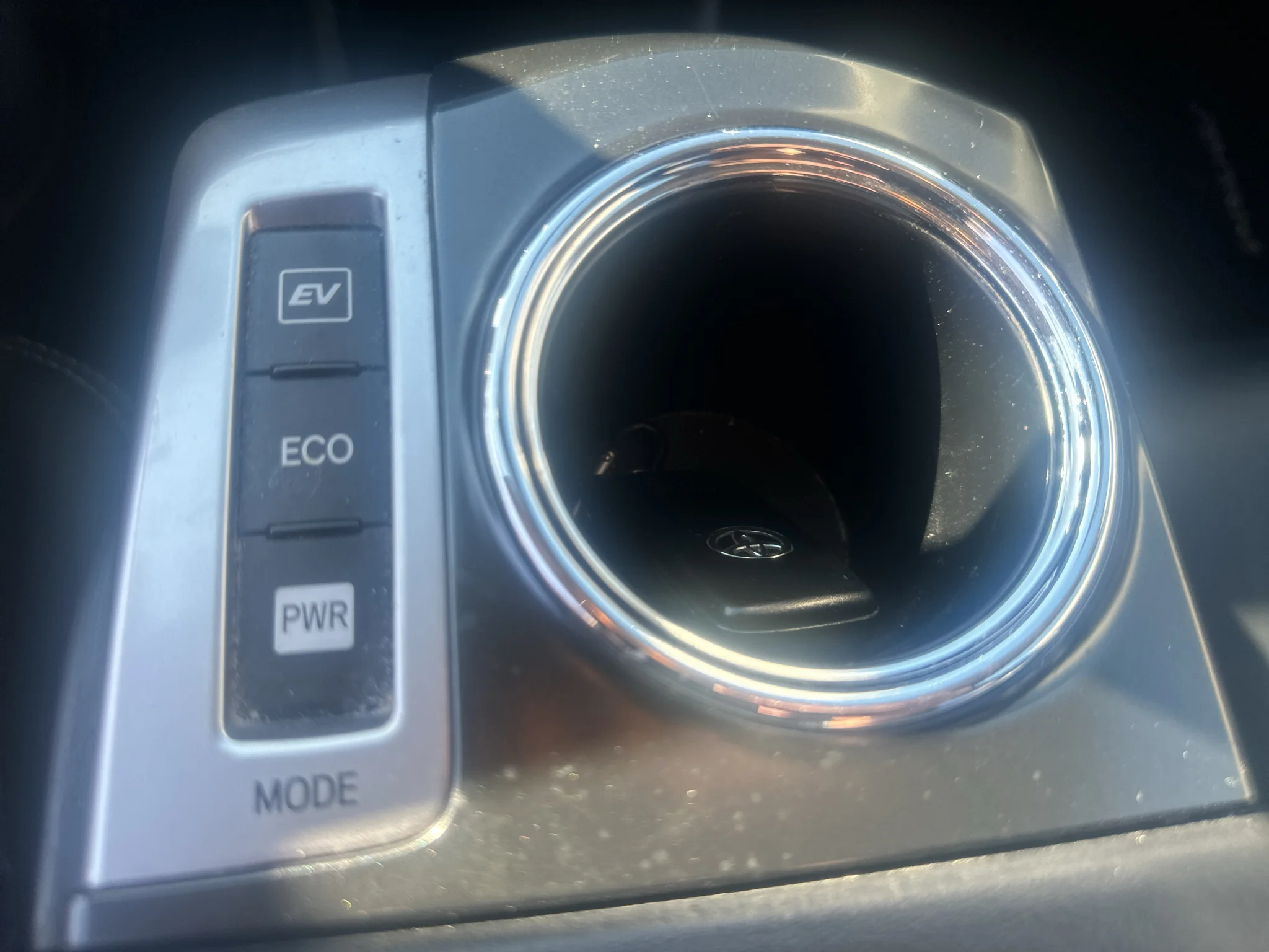 Used 2015 Absolutely Red Toyota Five image 6