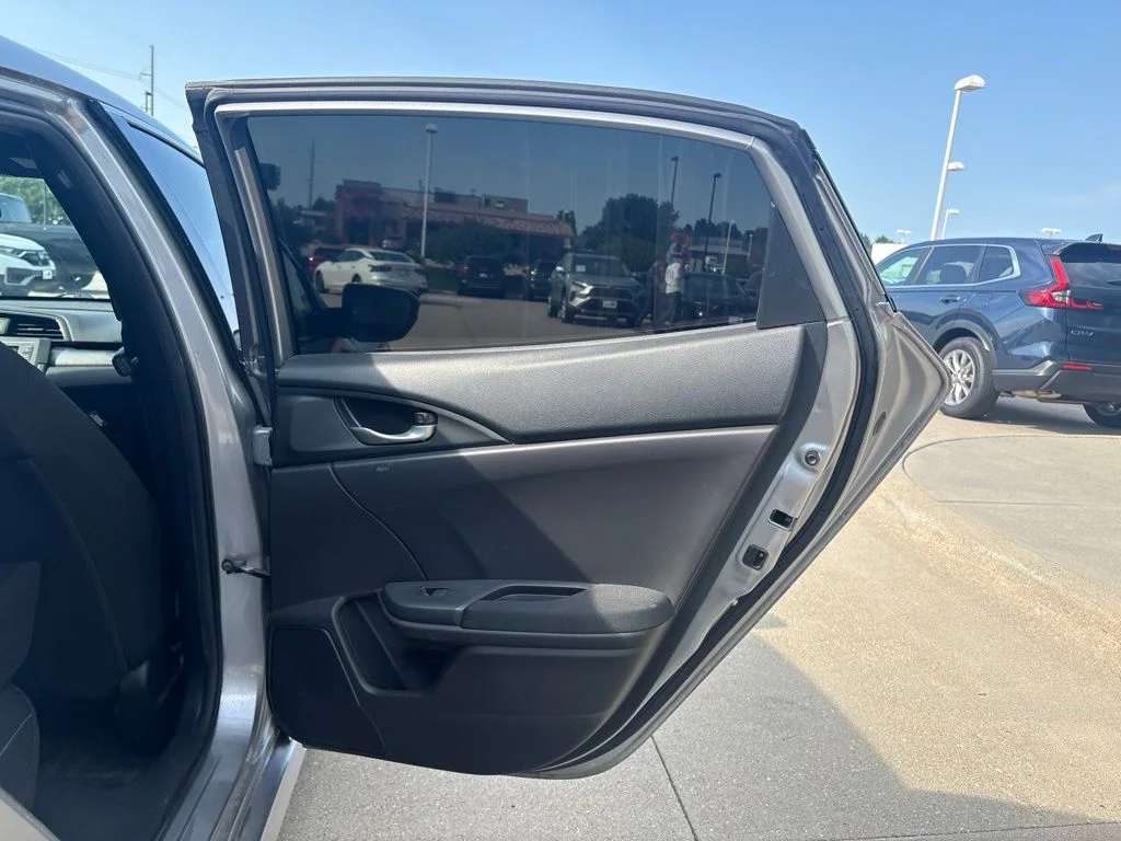Used 2018 Silver Honda LX image 33