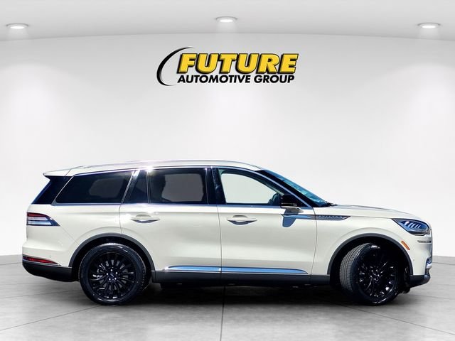 Used 2023 White Lincoln Reserve image 3