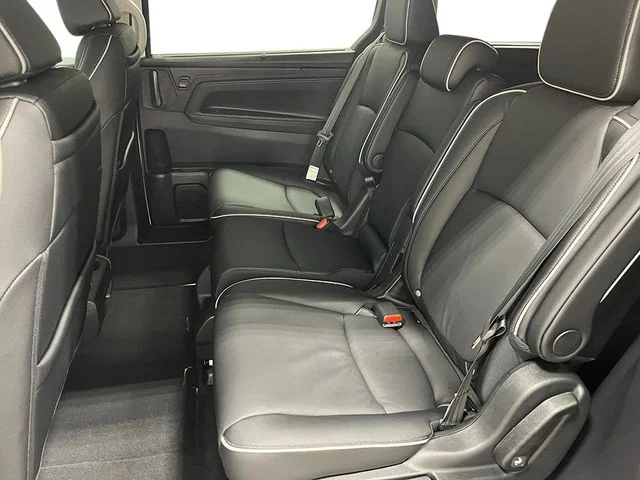 New 2026 Platinum White Pearl Honda Touring image 23