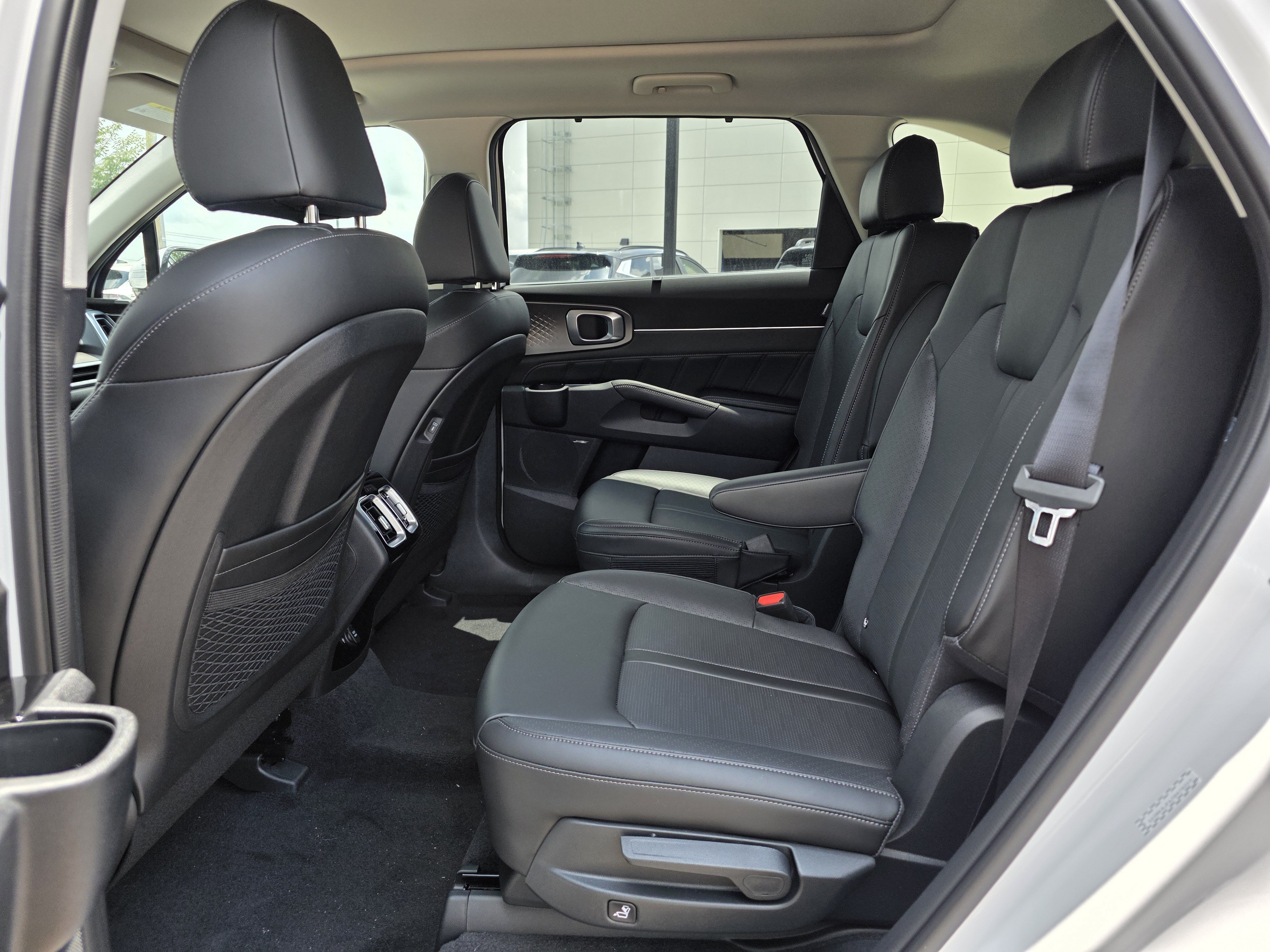 New 2026 Glacial White Pearl Kia SX image 13