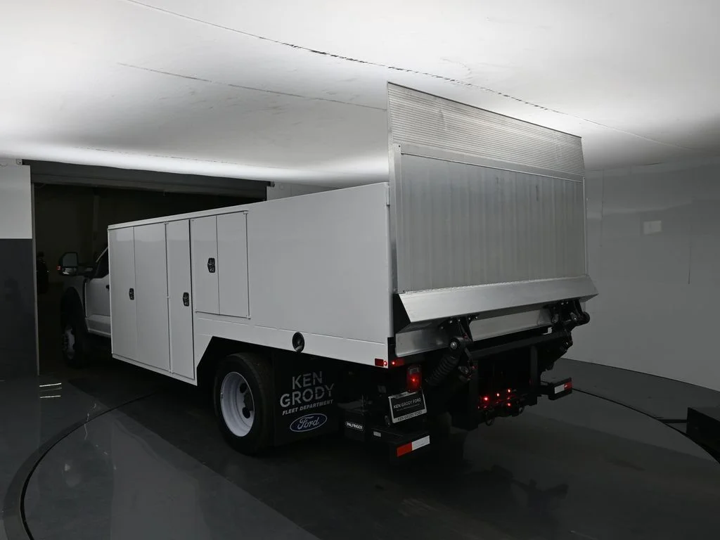 2025 Ford F-550 Super Duty Chassis Cab XL - Photo 7