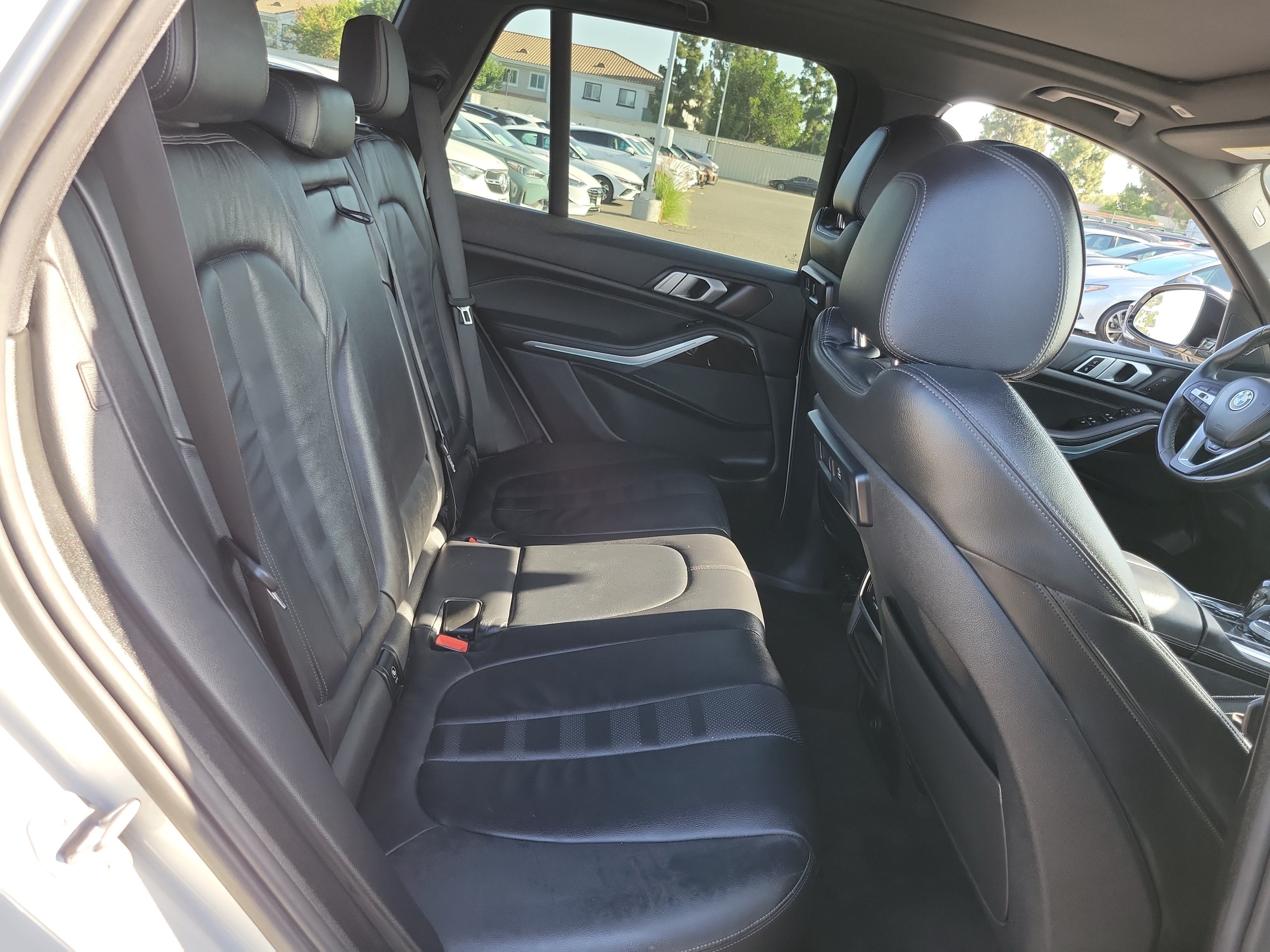 Used 2019 Alpine White BMW xDrive40i image 23