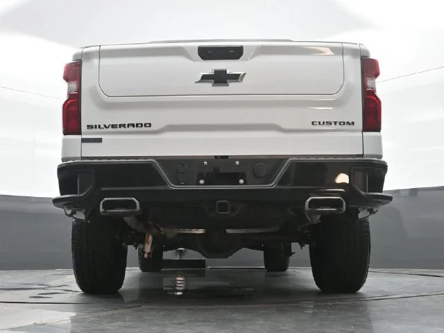 Used 2025 Summit White Chevrolet Custom Trail Boss image 18