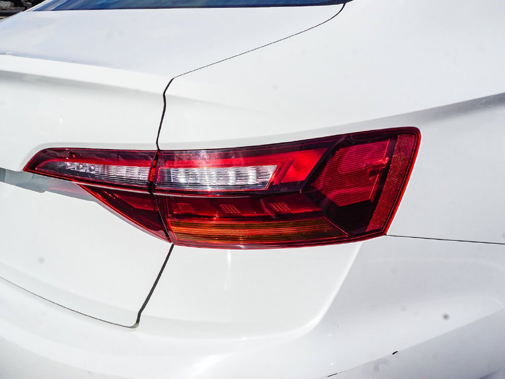 Used 2019 White Volkswagen 1.4T S image 7