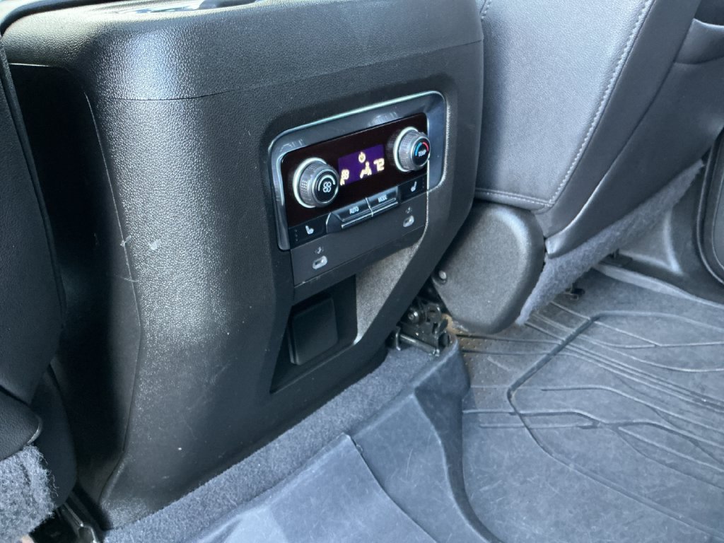 Used 2022 BLACK Chevrolet Z71 image 34