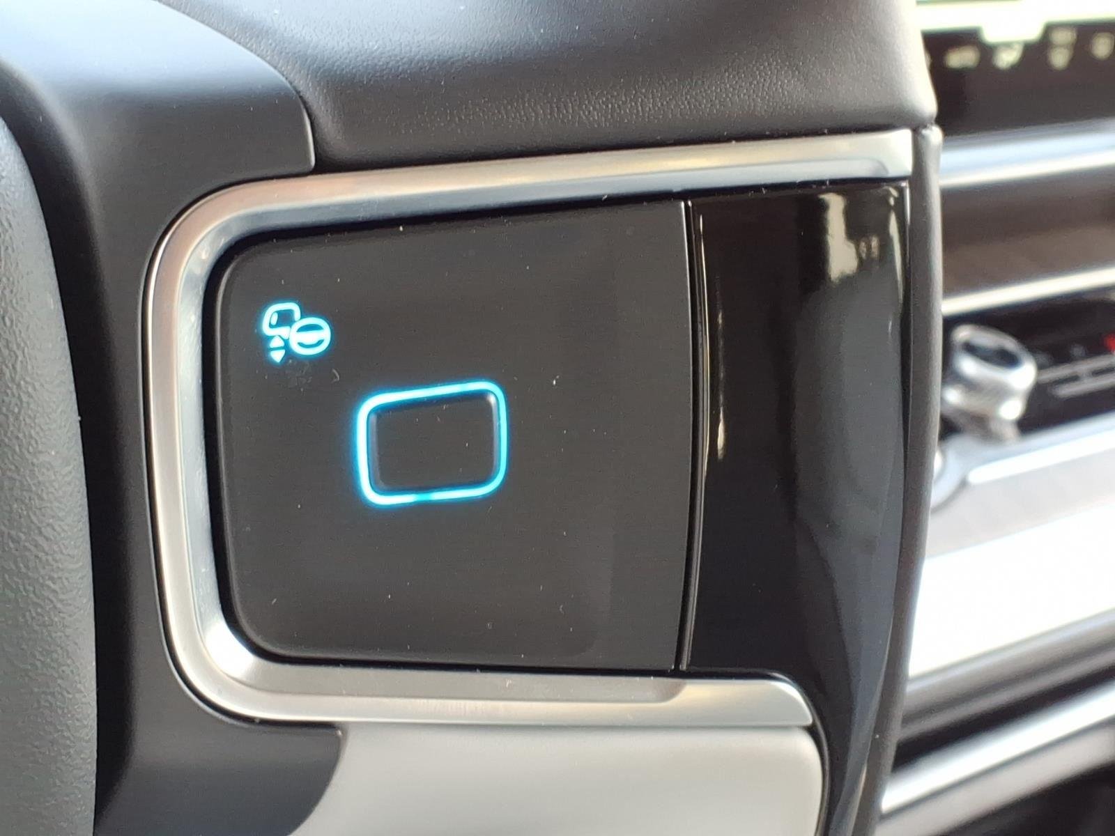 New 2025 Star White Metallic Tri-Coat Ford Platinum® MAX image 18
