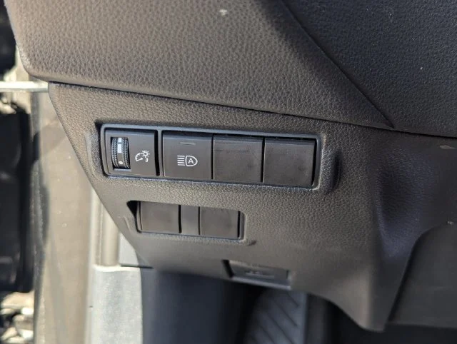 2024 Toyota Corolla Cross LE - Photo 28