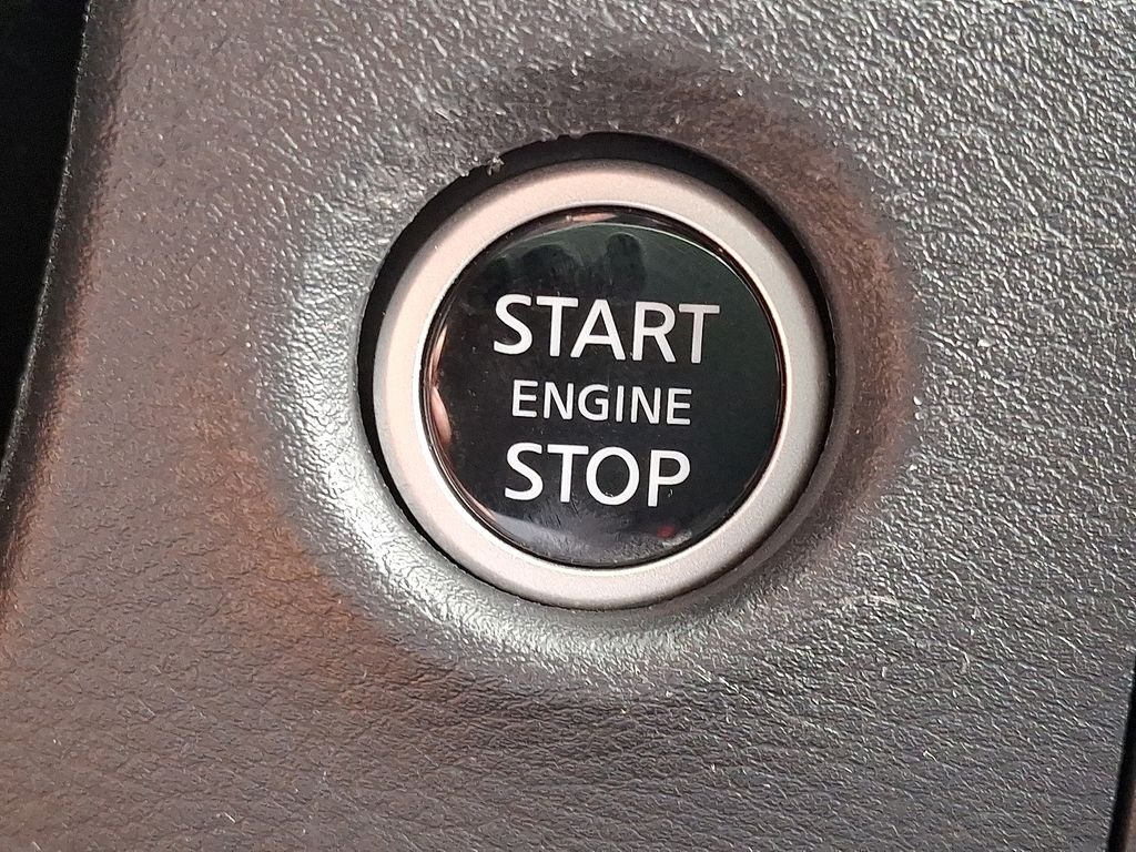 Used 2024 Red Nissan PRO-4X image 22