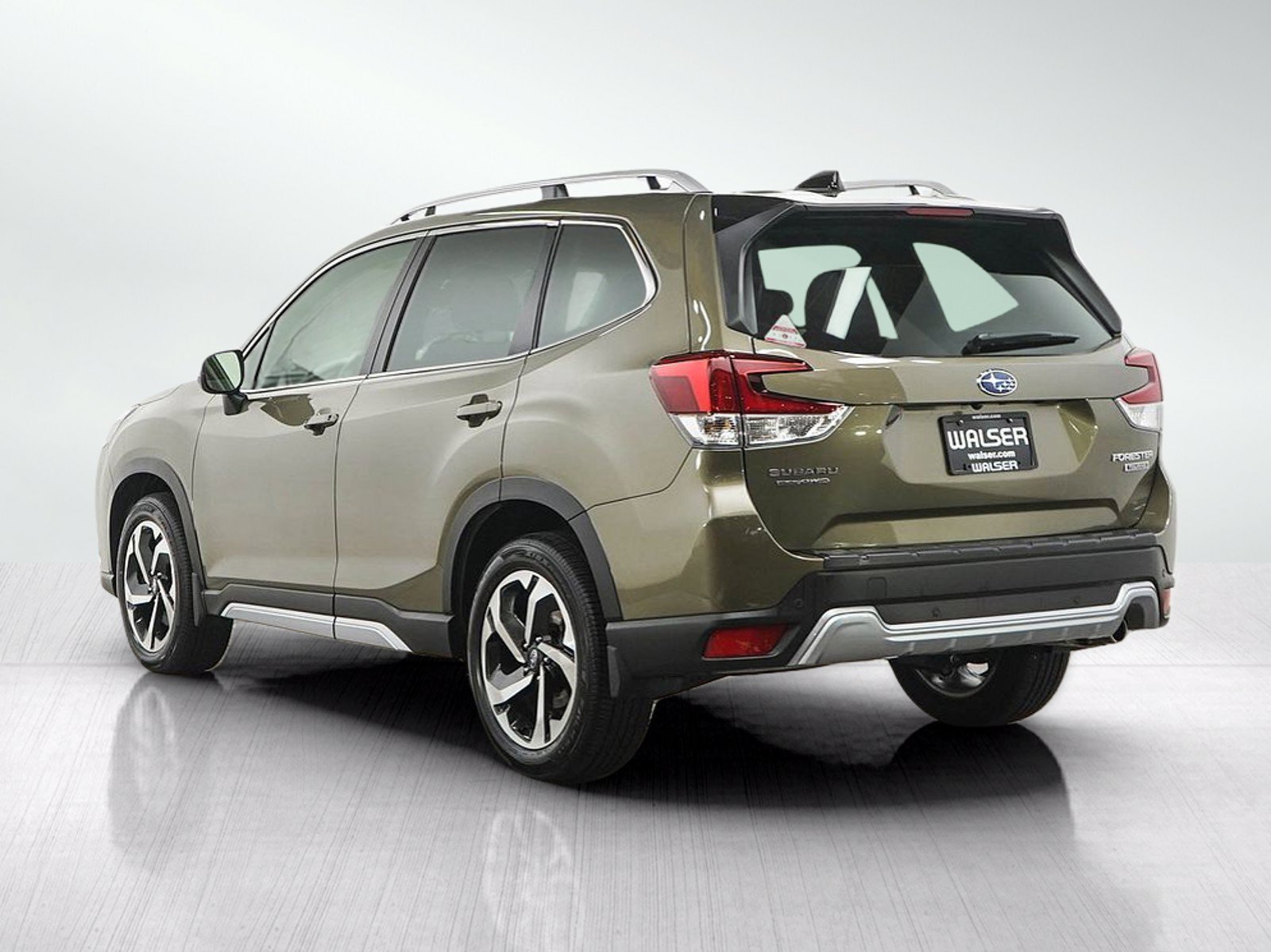 Used 2024 Autumn Green Metallic Subaru Touring image 3