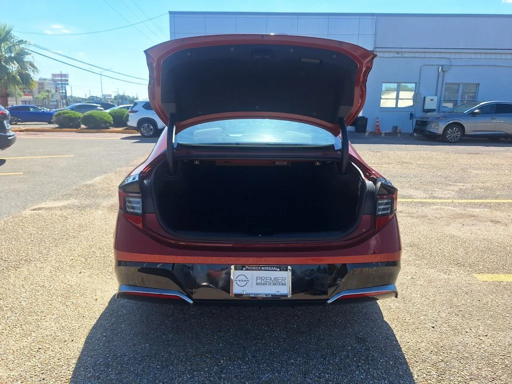 Used 2025 Red Hyundai SEL image 28