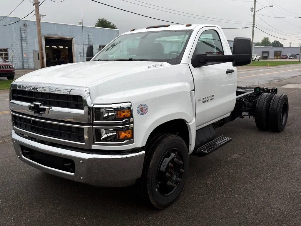 Used 2023 Summit White Chevrolet Work Truck image 15
