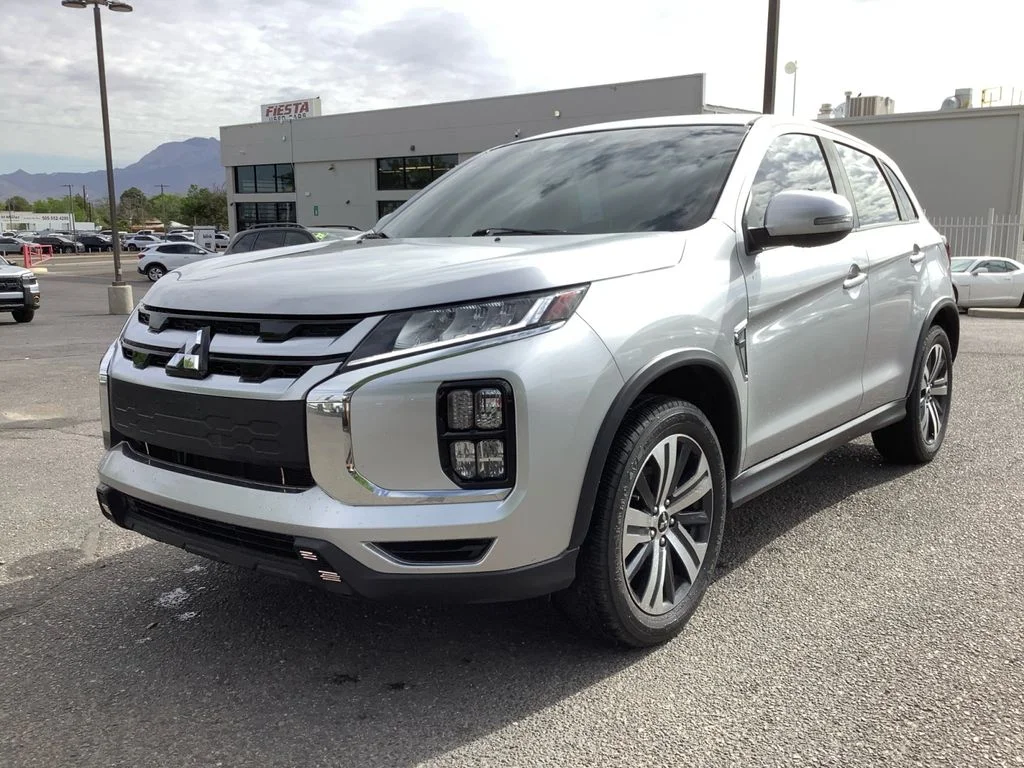 Used 2020 Silver Mitsubishi 2.0 SE image 25
