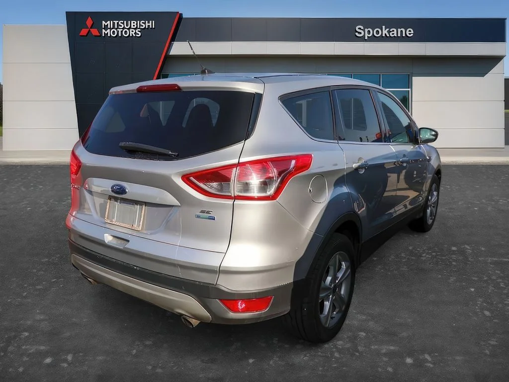 Used 2016 Ingot Silver Ford SE image 4
