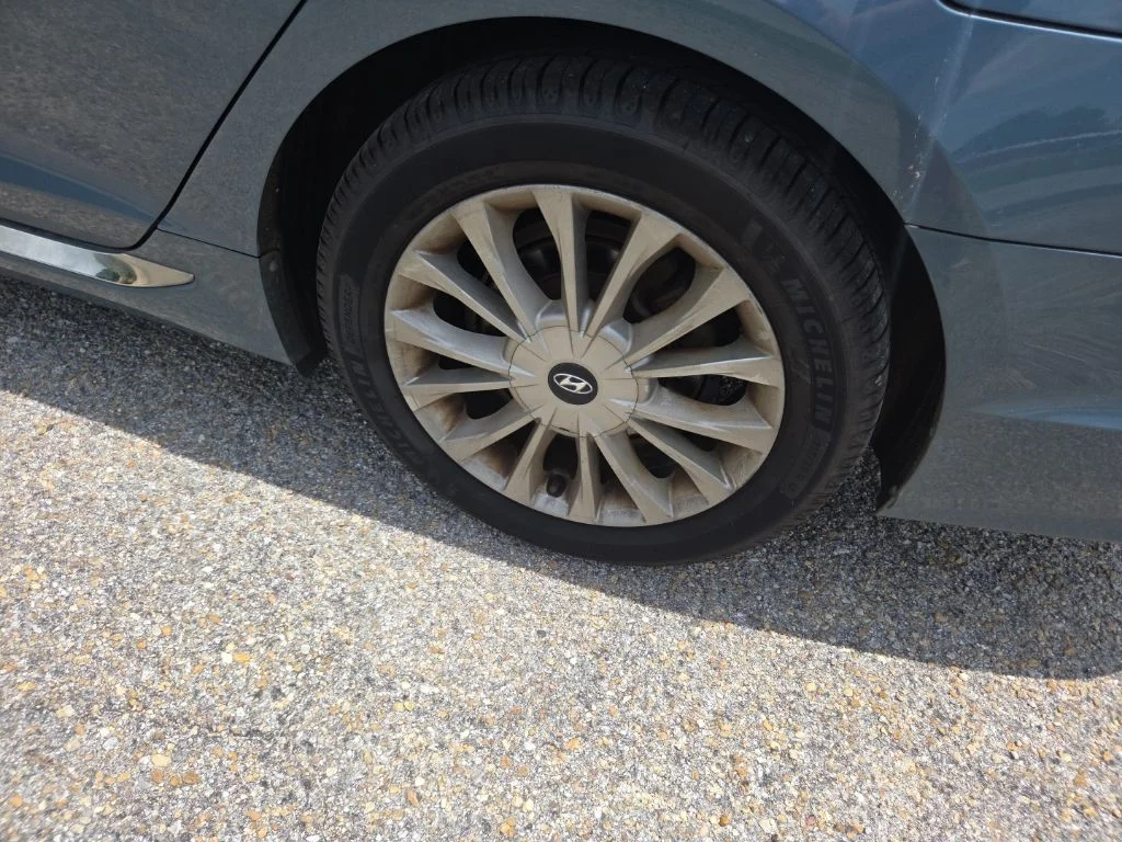Used 2015 Blue Hyundai Limited image 18