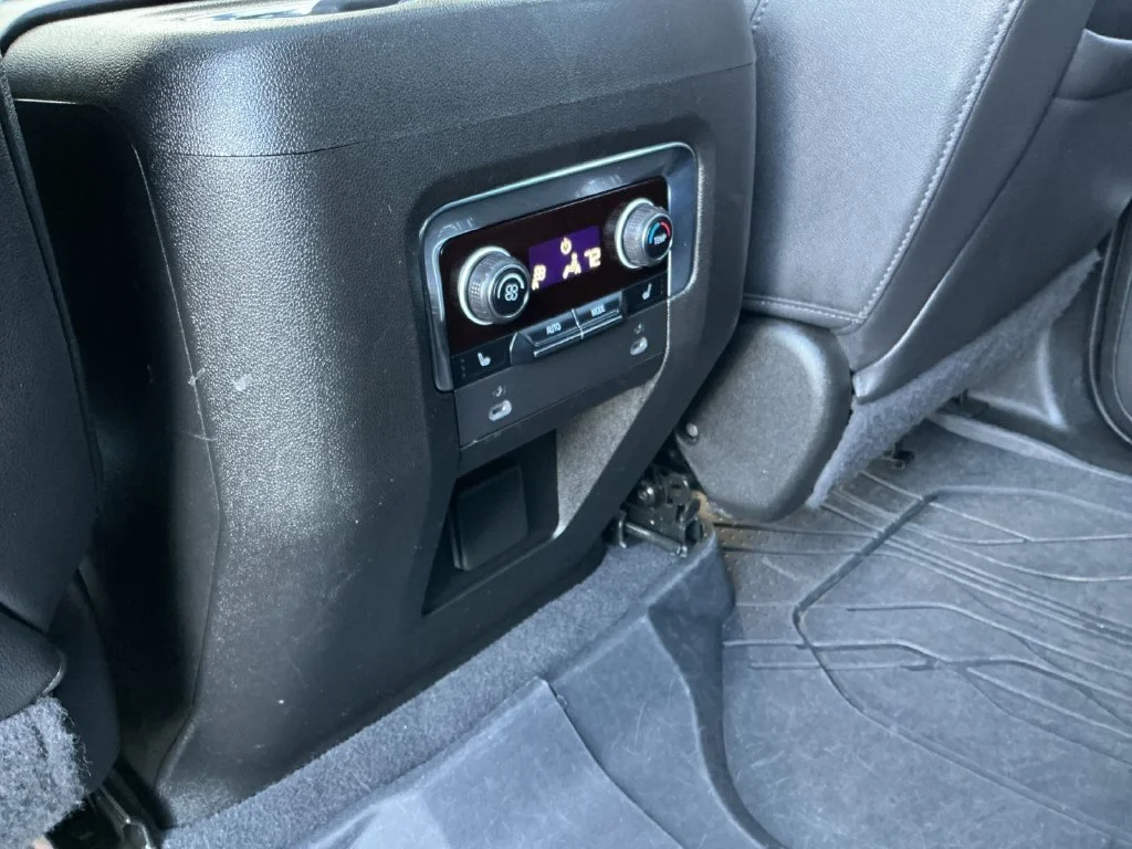 Used 2022 BLACK Chevrolet Z71 image 34