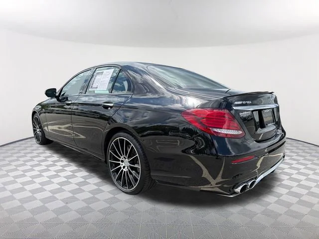 Used 2019 Red Mercedes-Benz 4MATIC® image 7