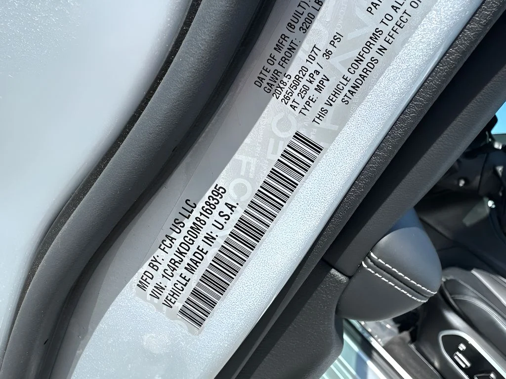 Used 2021 Silver Jeep Overland image 31