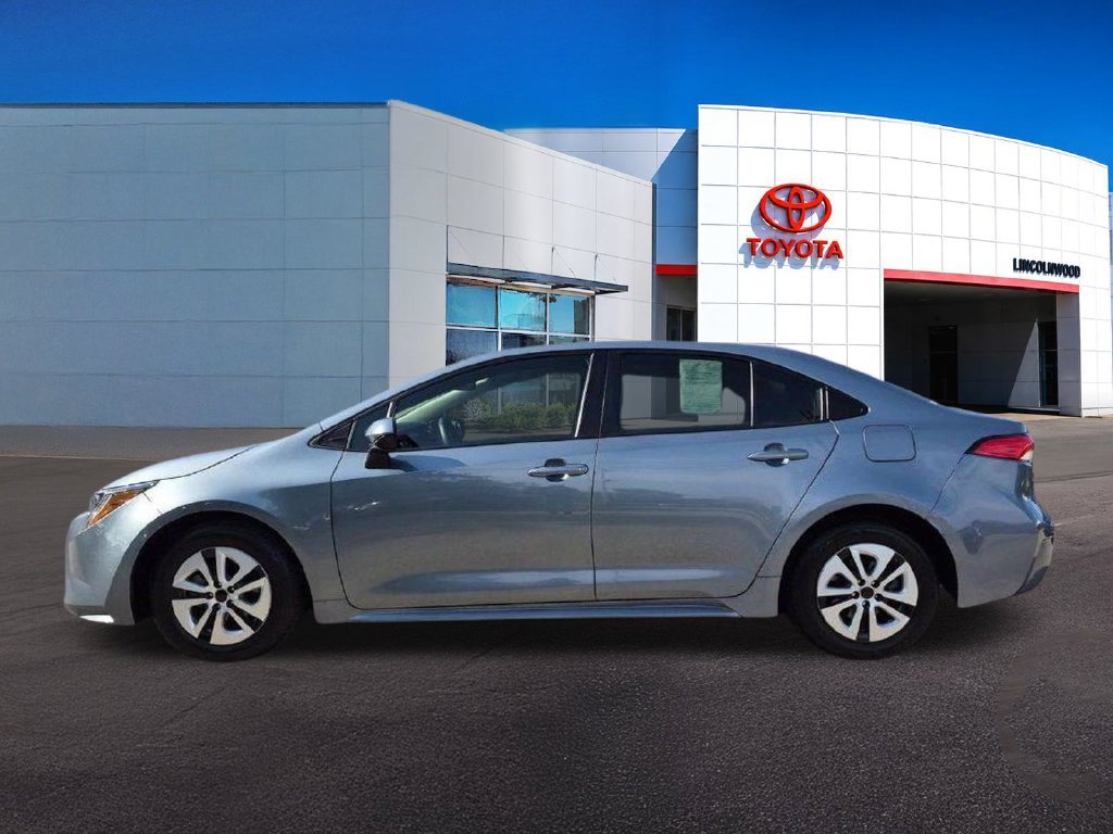 Used 2022 Blue Toyota LE image 11