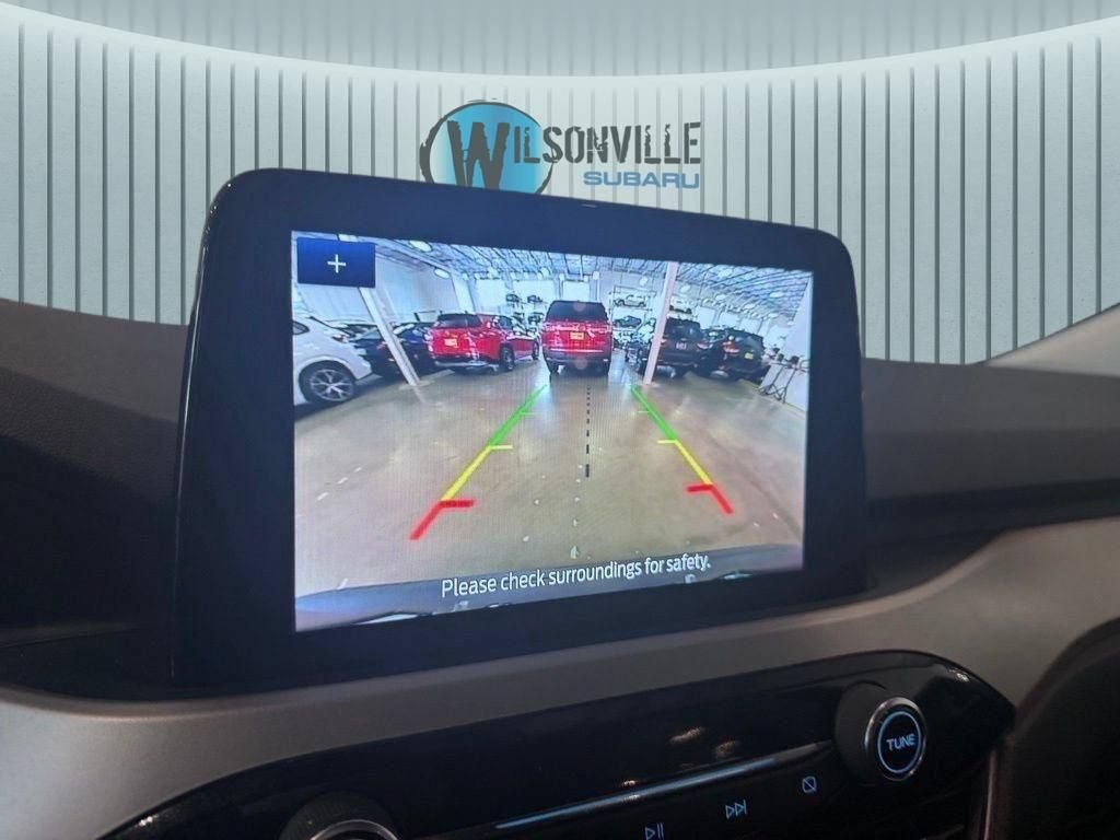 Used 2022 Blue Ford SE image 3