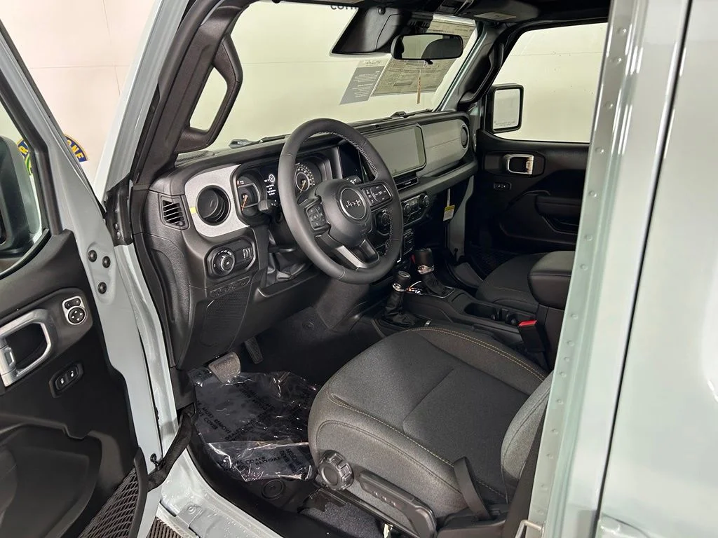 New 2026 Earl Clear-Coat Exterior Paint Jeep Sport S image 6